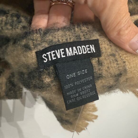 Steve Madden Tan Leopard Print Blanket Scarf NWT - Picture 6 of 11